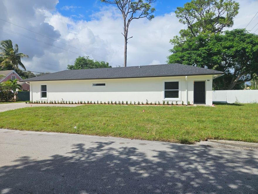 ✨ Brand New 2025 Construction for Rent in Palm Beach County! ✨Be the first to live in this beautiful new home featuring impact windows and doors, 4-car driveway, and 3 spacious bedrooms with 2 full bathrooms. Enjoy an open-concept kitchen, modern finishes, and a convenient indoor laundry area.Opportunities like this don't come often -- rent a brand-new home at an amazing price! Located in Palm Beach County -- close to shopping, dining, and major highways.