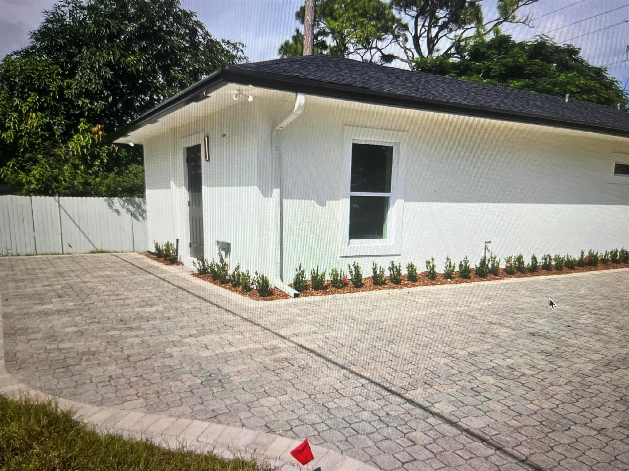 DELRAY GARDEN ESTATES 1 - Residential Lease