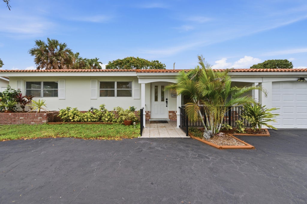 Photo of 2120 NE 62nd Court, Fort Lauderdale, FL 33308 (MLS # B26044321)