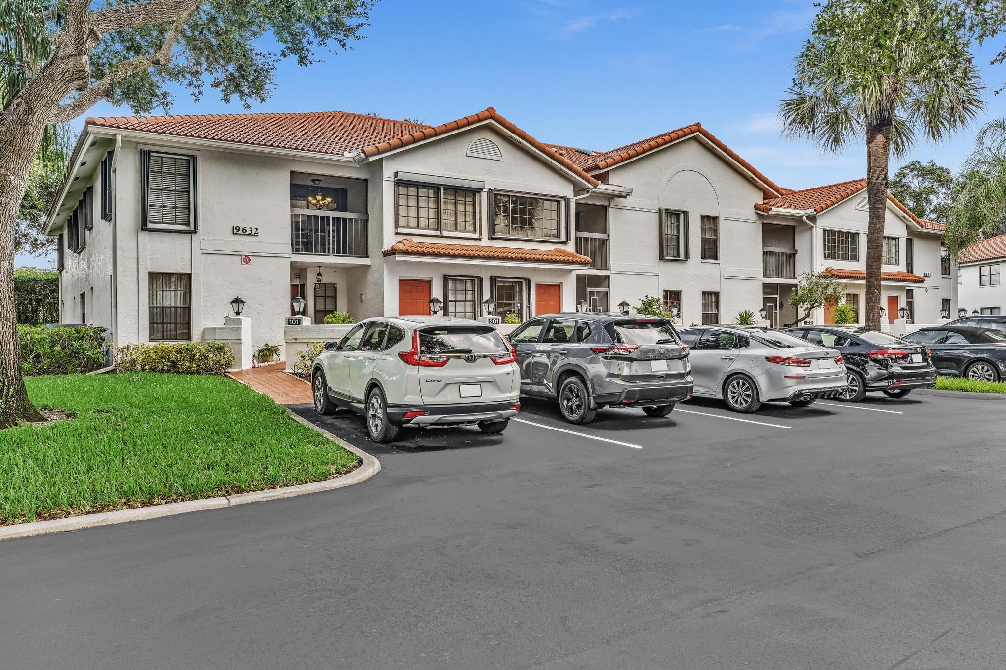 9632 Sills Drive E 102