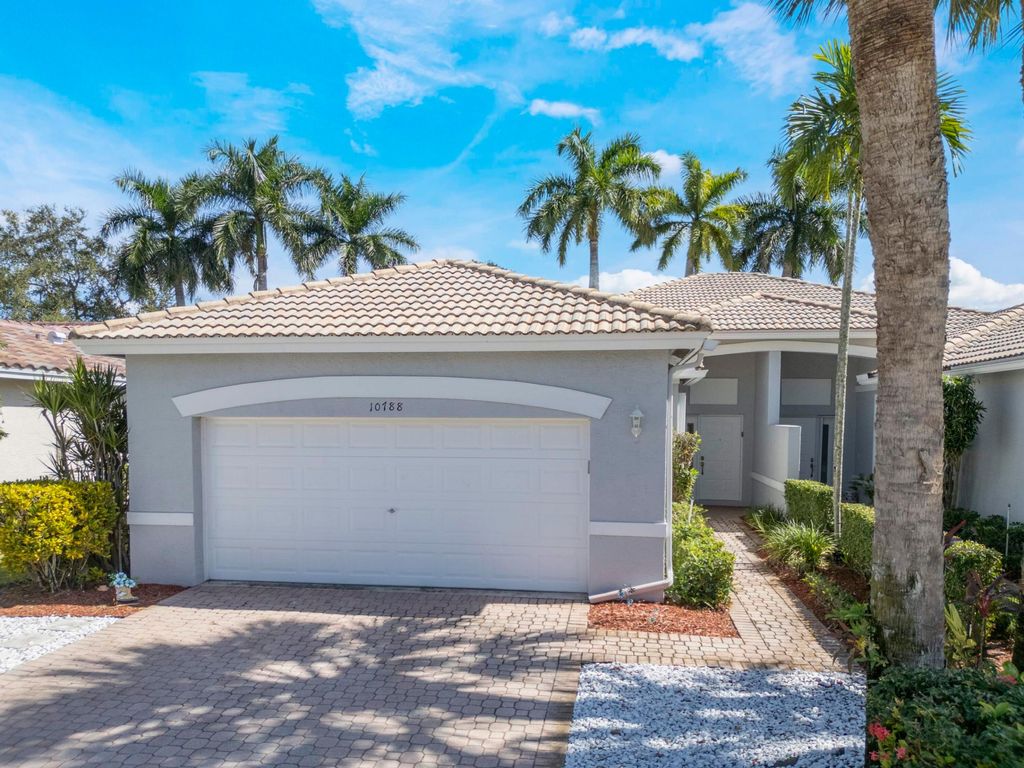Photo of 10788 Royal Caribbean Circle, Boynton Beach, FL 33437 (MLS # R11136294)