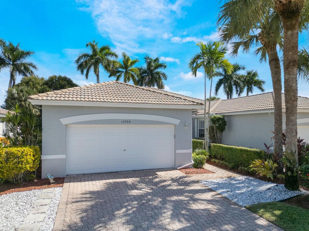 Photo of 10788 Royal Caribbean Circle, Boynton Beach, FL 33437 (MLS # R11136294)