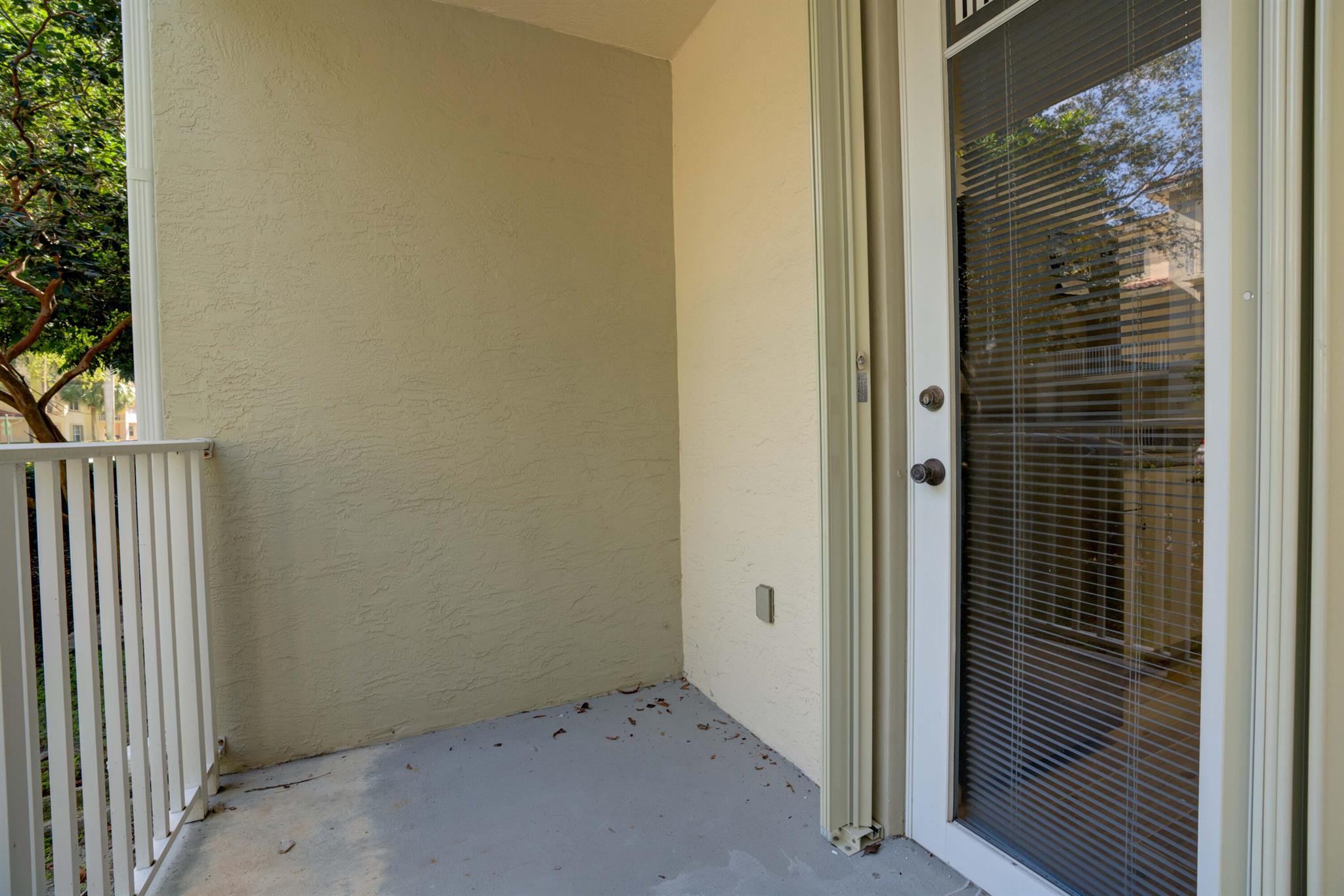 VILLAGE AT ABACOA CONDOMI - Residential Lease