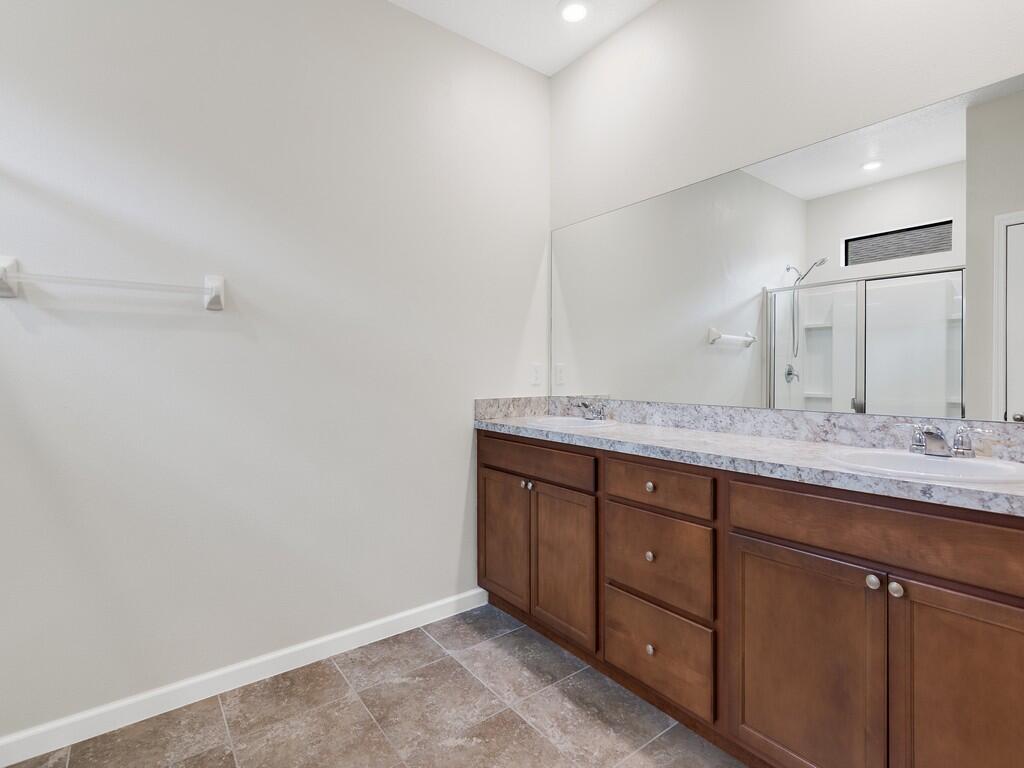 LOST TREE PRESERVE - Residential Lease