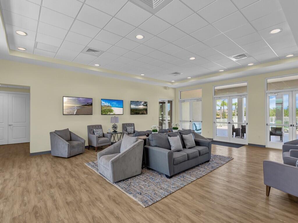 LOST TREE PRESERVE - Residential Lease