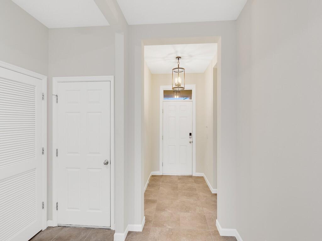 LOST TREE PRESERVE - Residential Lease