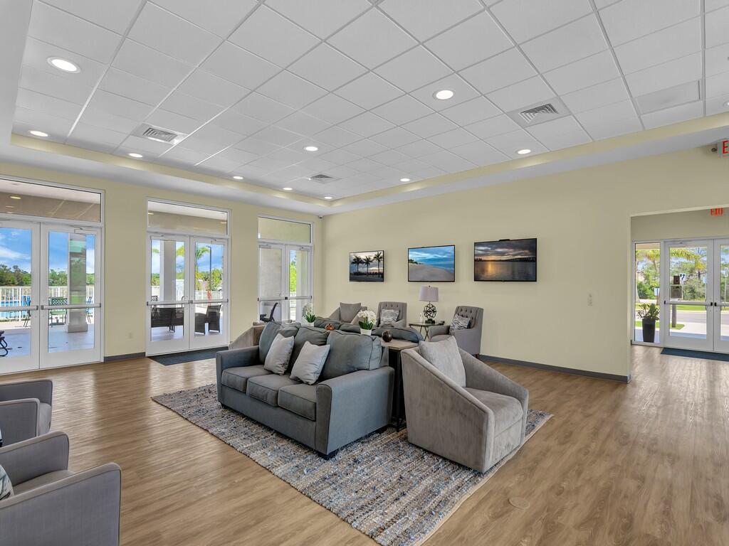 LOST TREE PRESERVE - Residential Lease