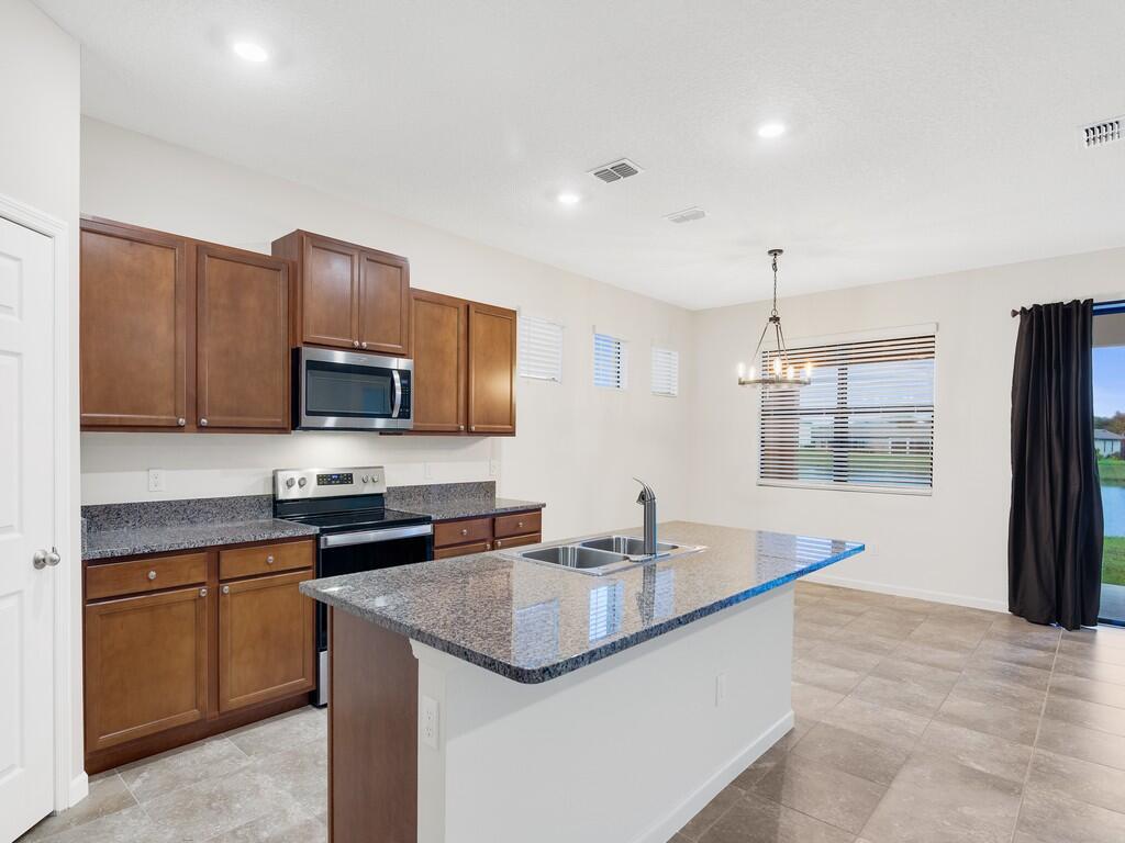 LOST TREE PRESERVE - Residential Lease