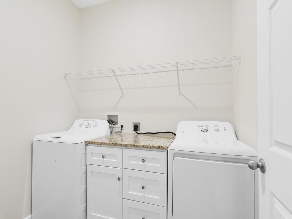 LOST TREE PRESERVE - Residential Lease