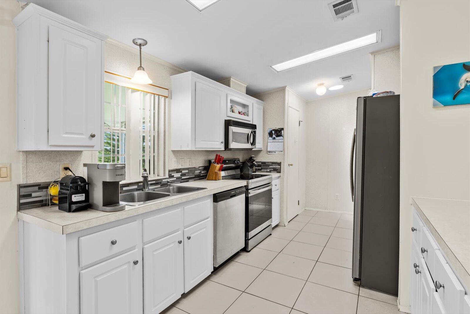 FAIRWAYS AT SAVANNA CLUB REPLAT NO 1 - Residential