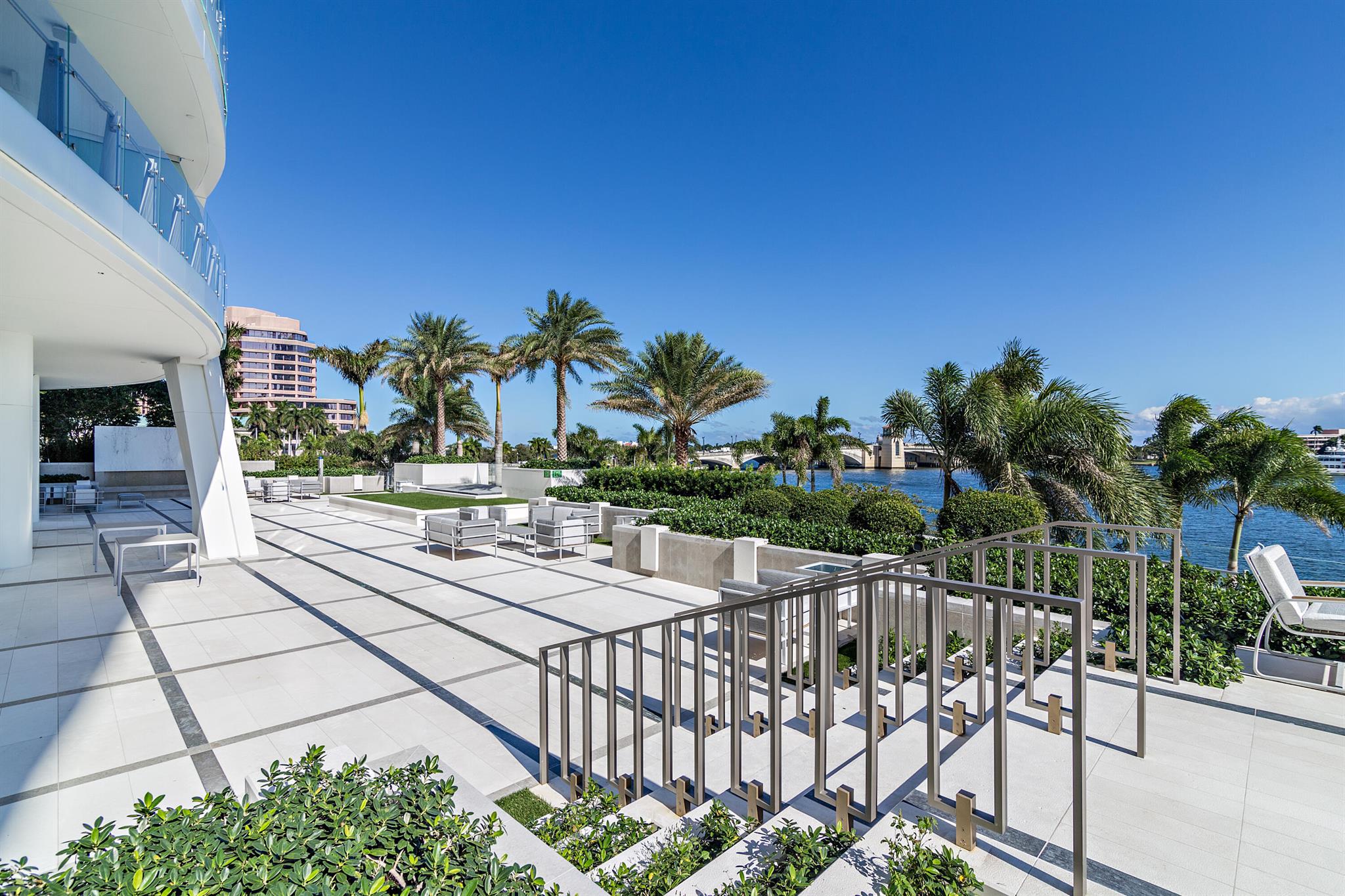 BRISTOL CONDO - Residential