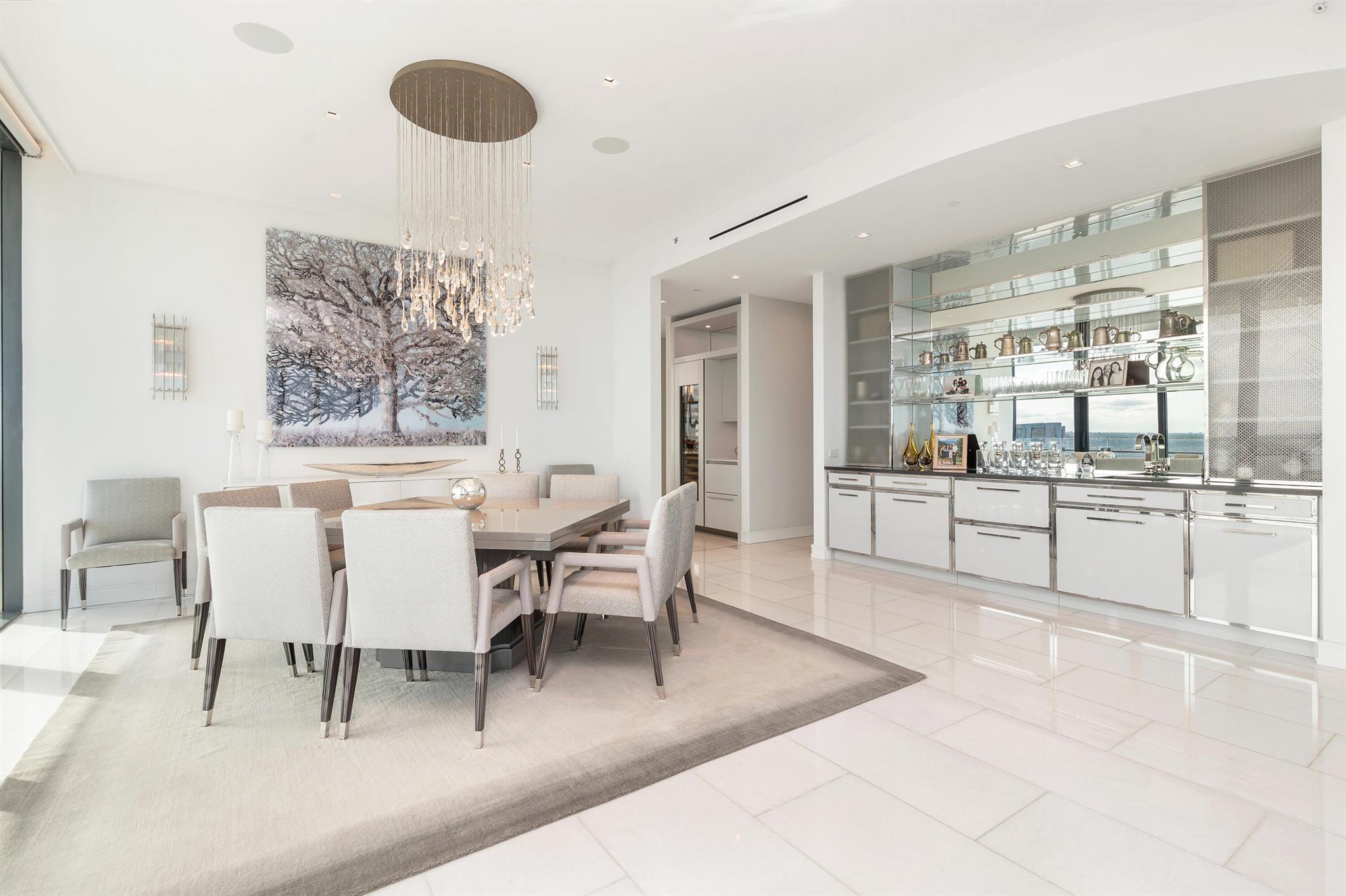 BRISTOL CONDO - Residential