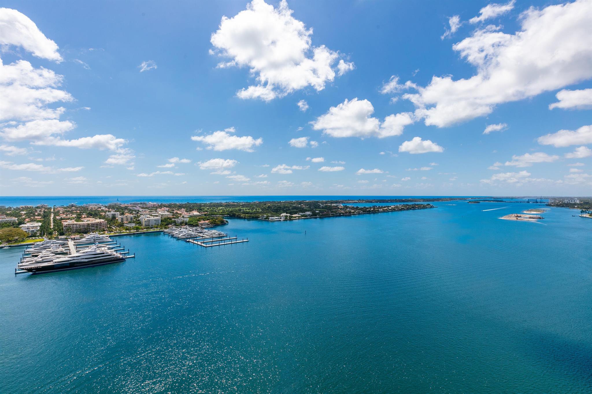 BRISTOL CONDO - Residential