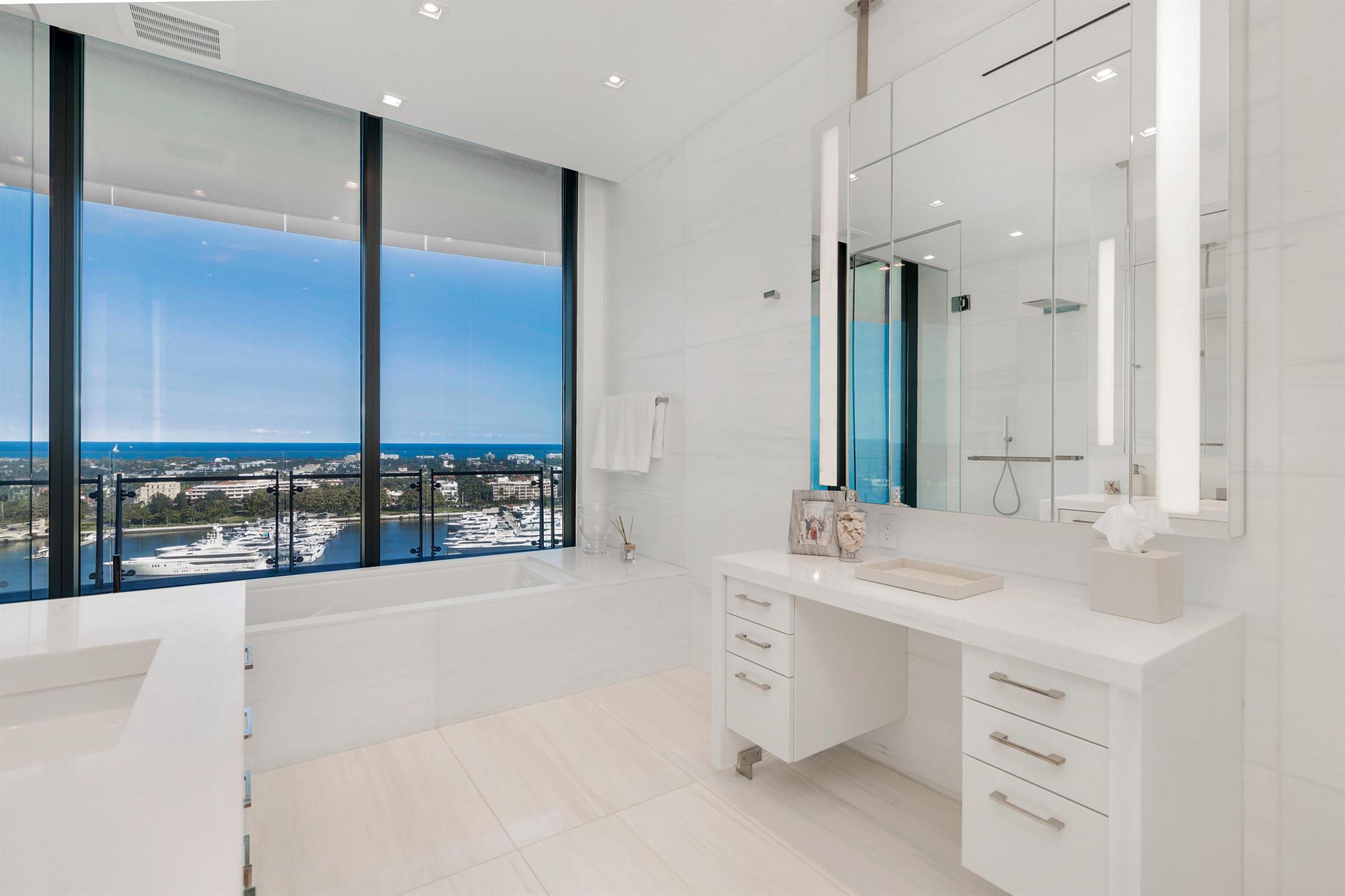 BRISTOL CONDO - Residential