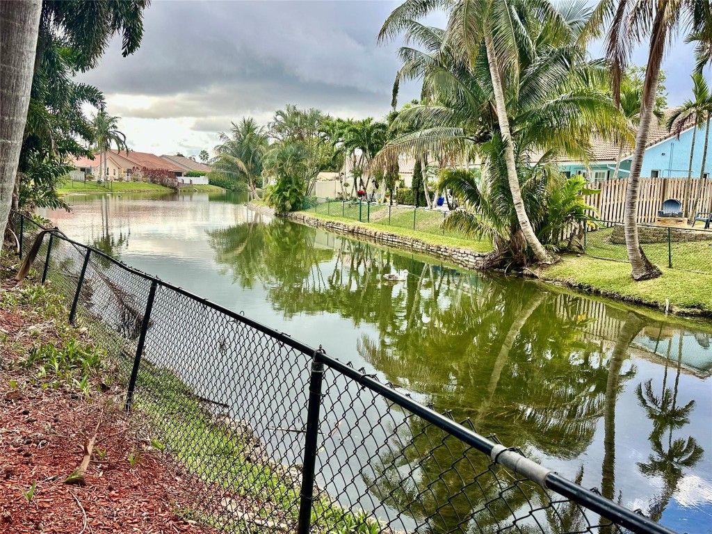 Jacaranda Lakes - Residential