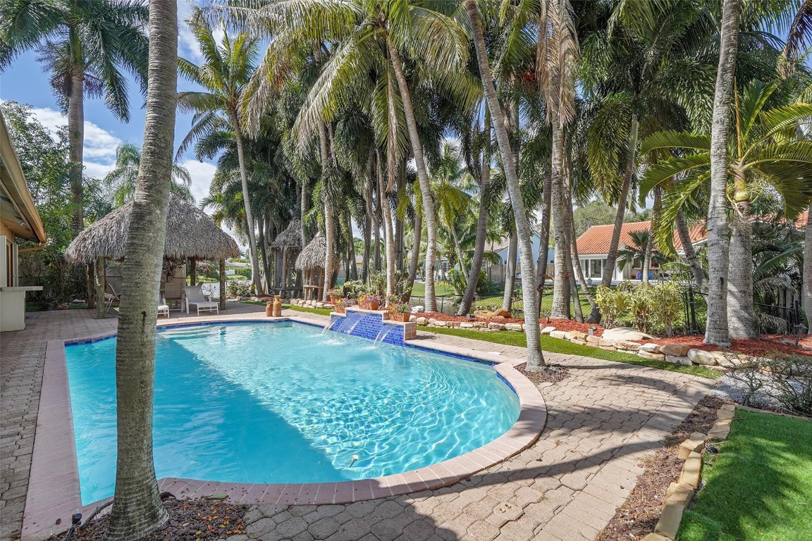 Jacaranda Lakes - Residential