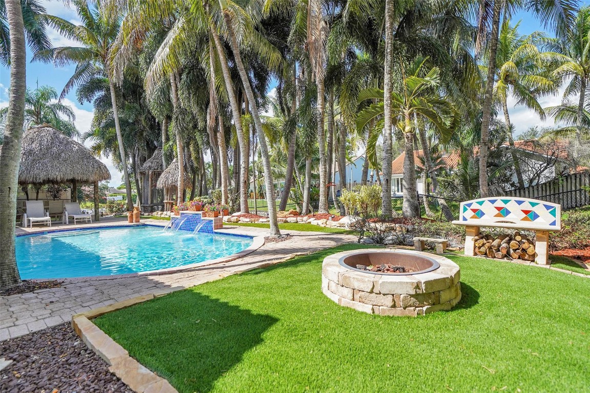 Jacaranda Lakes - Residential