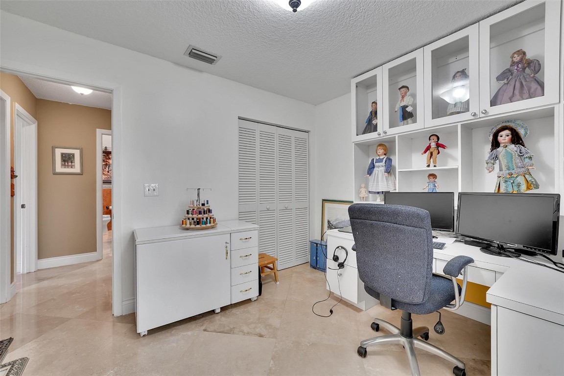 Jacaranda Lakes - Residential