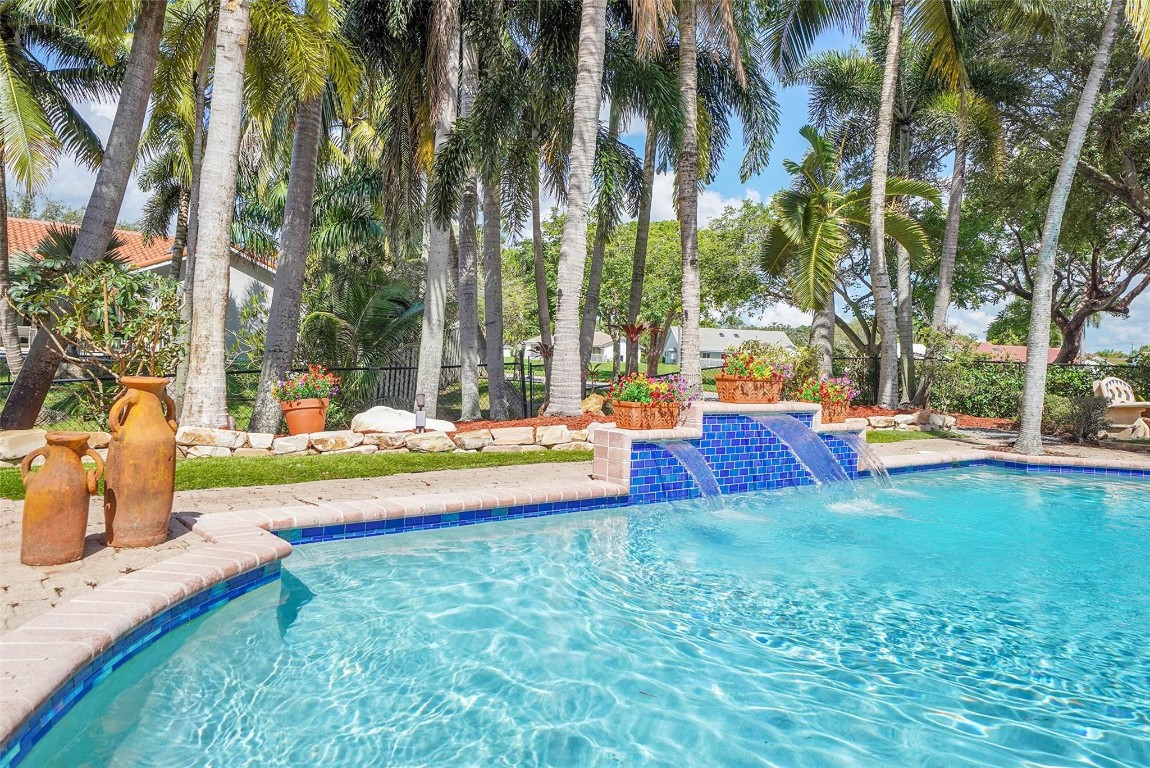 Jacaranda Lakes - Residential