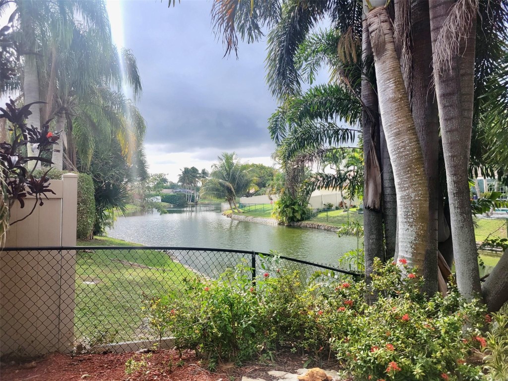 Jacaranda Lakes - Residential