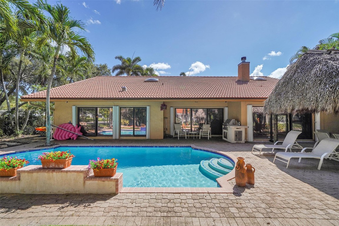 Jacaranda Lakes - Residential