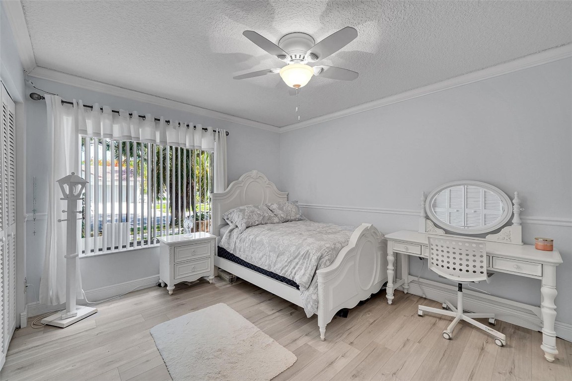 Jacaranda Lakes - Residential