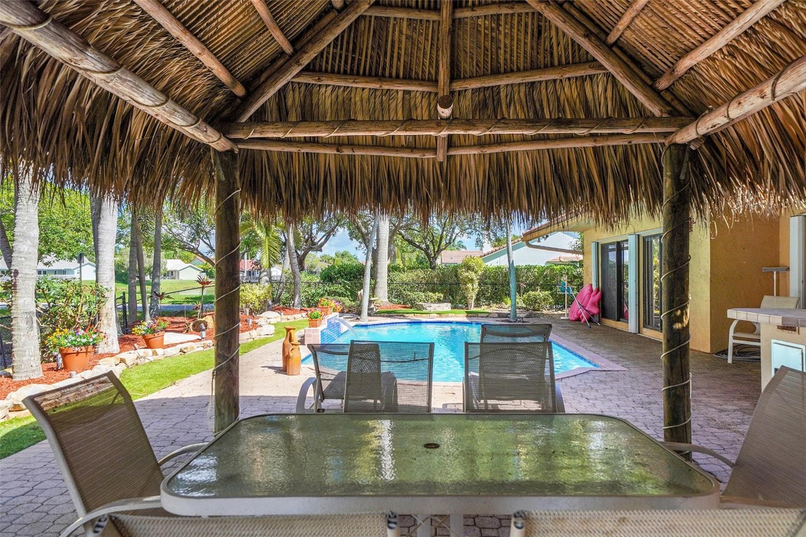 Jacaranda Lakes - Residential