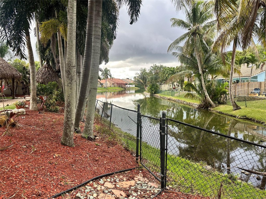 Jacaranda Lakes - Residential