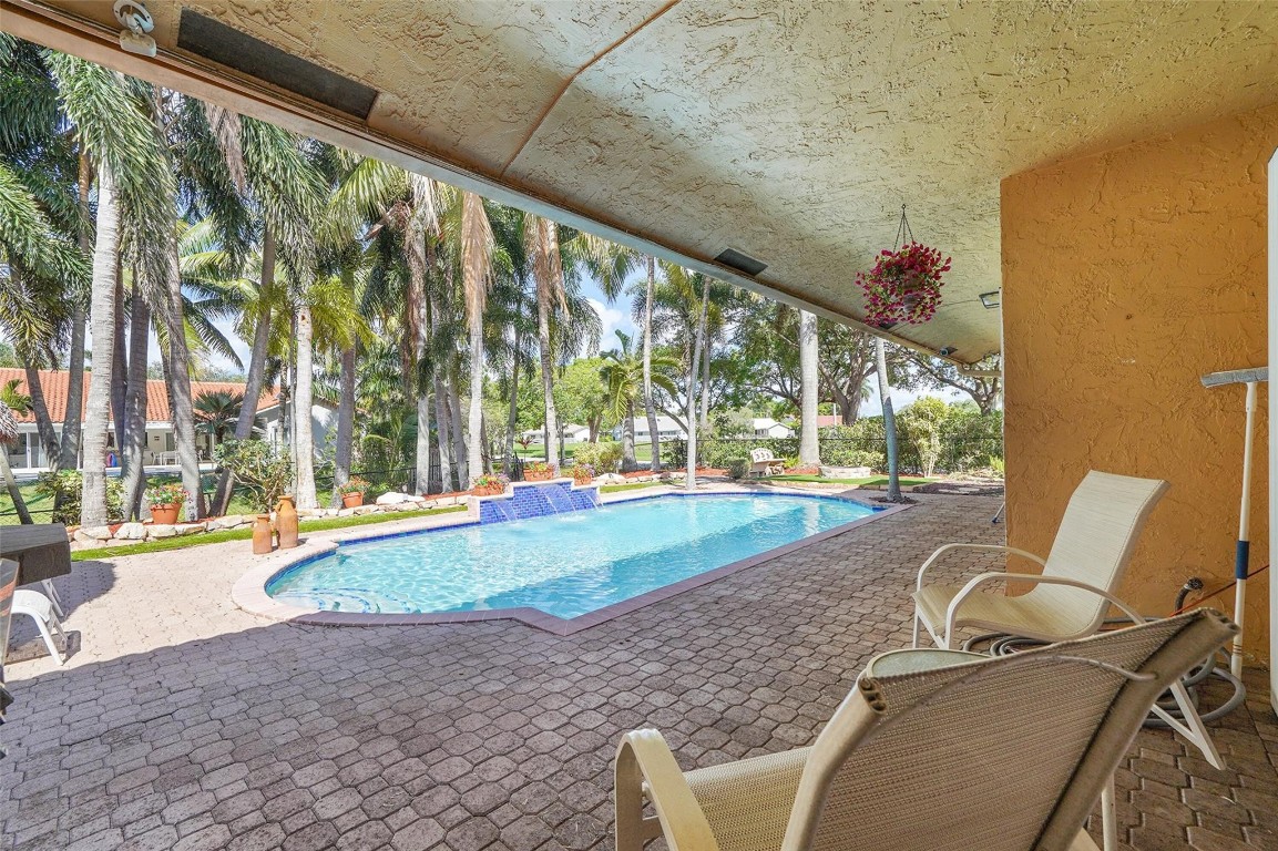 Jacaranda Lakes - Residential