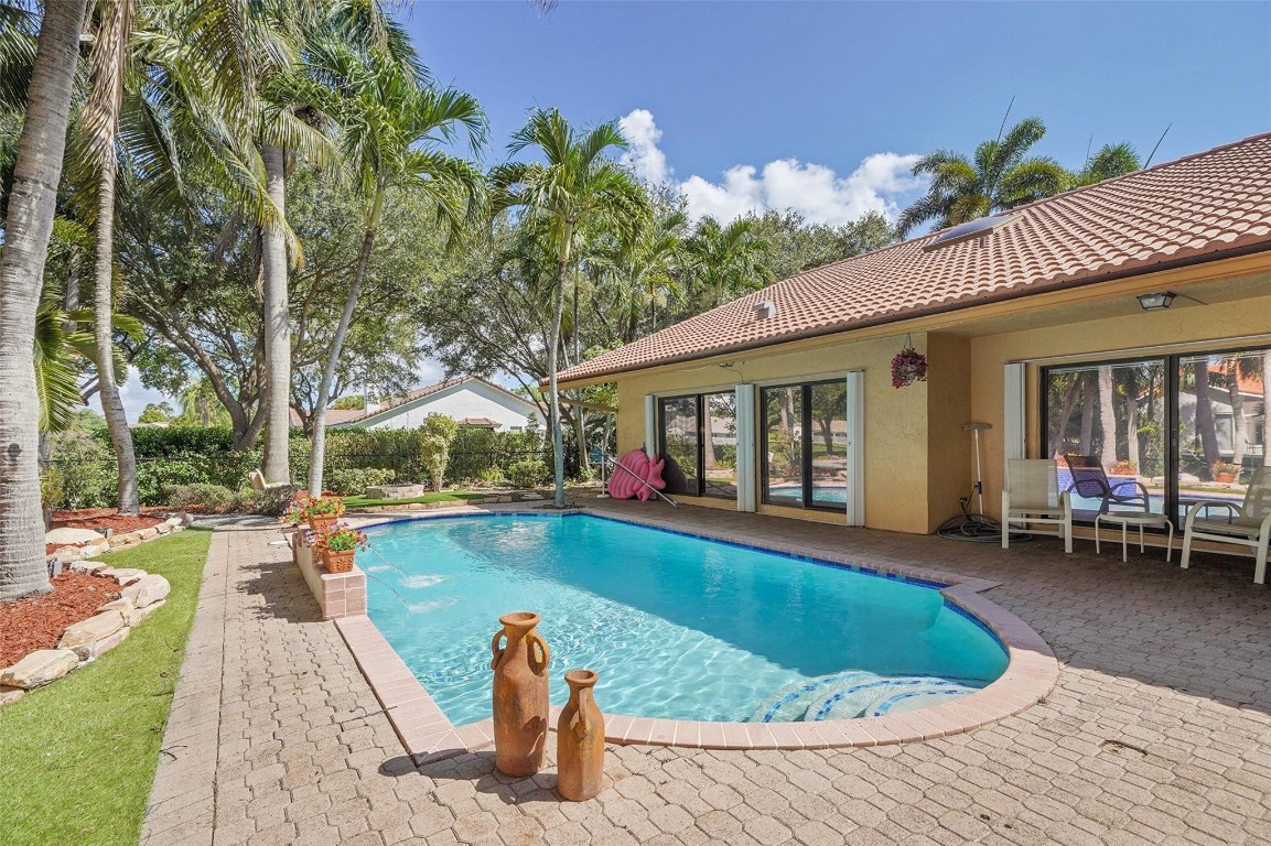 Jacaranda Lakes - Residential