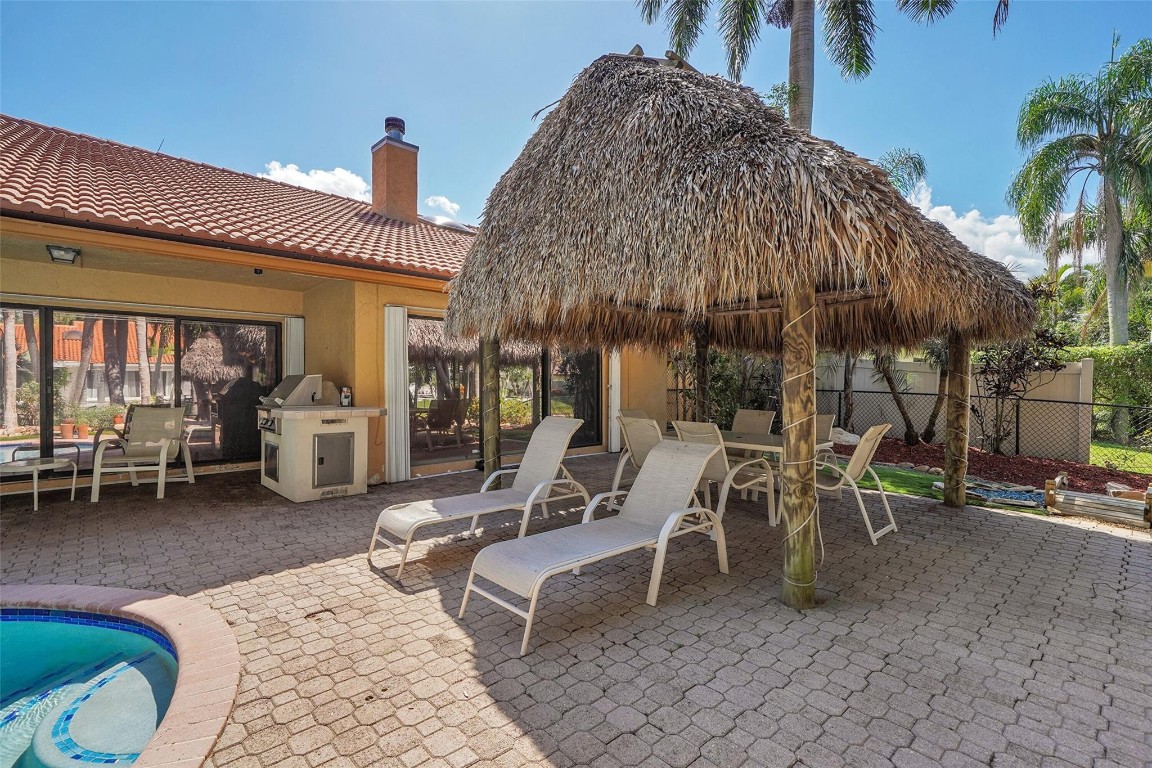 Jacaranda Lakes - Residential