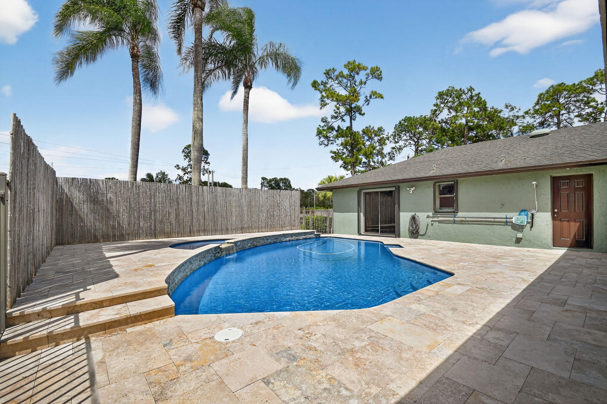 GREENVIEW SHORES 1 OF WELLINGTON - Residential