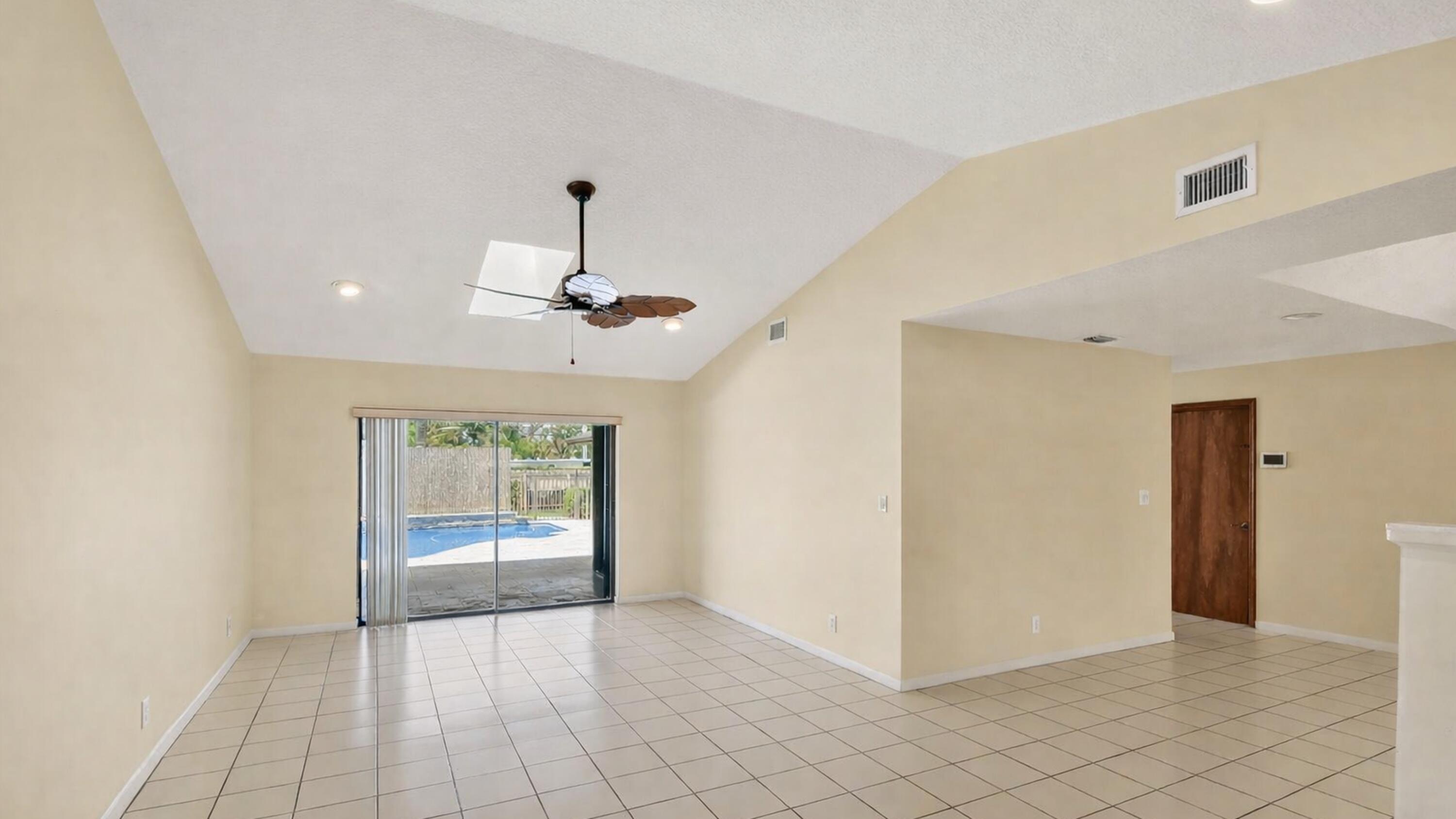 GREENVIEW SHORES 1 OF WELLINGTON - Residential