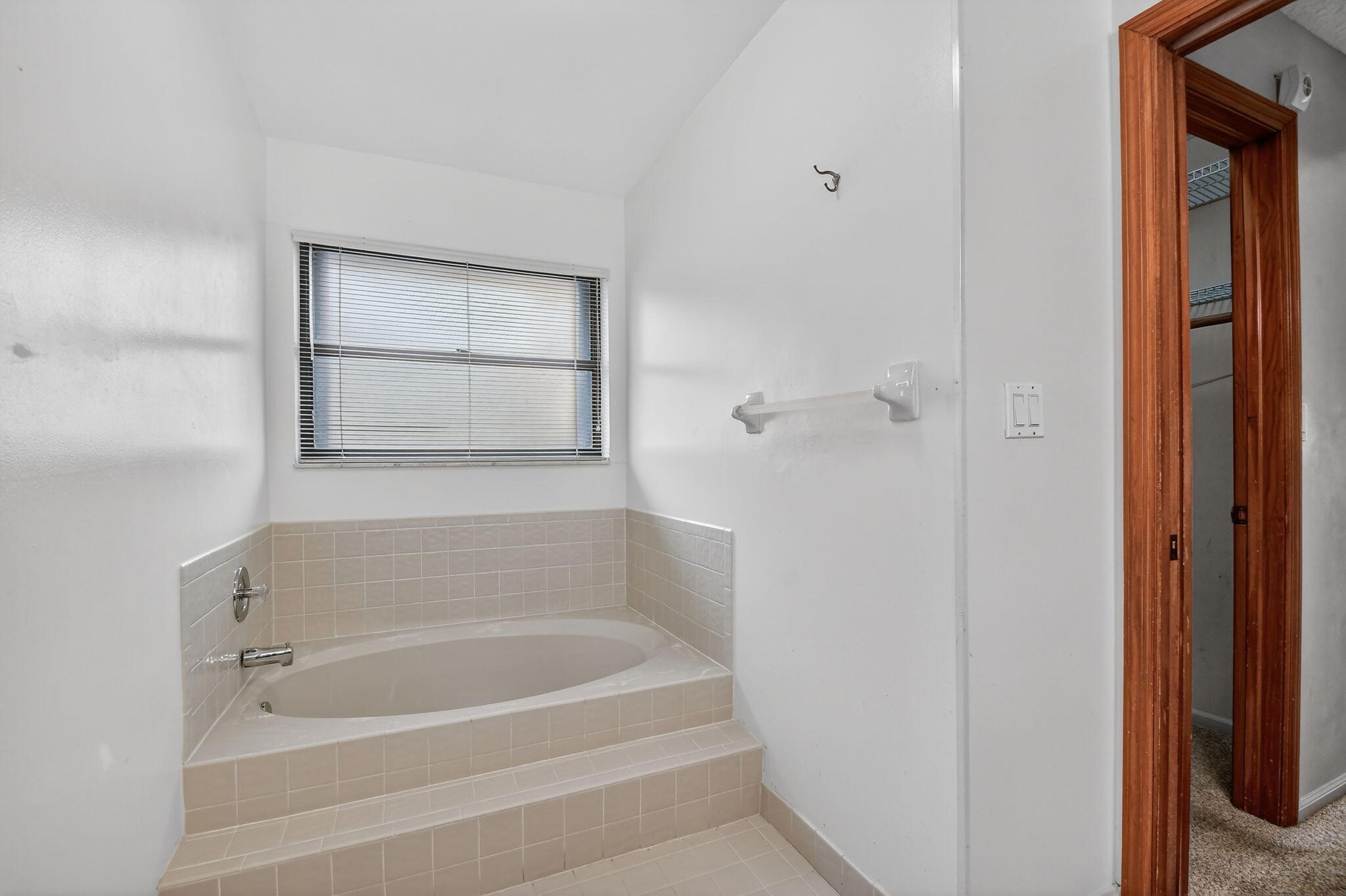 GREENVIEW SHORES 1 OF WELLINGTON - Residential