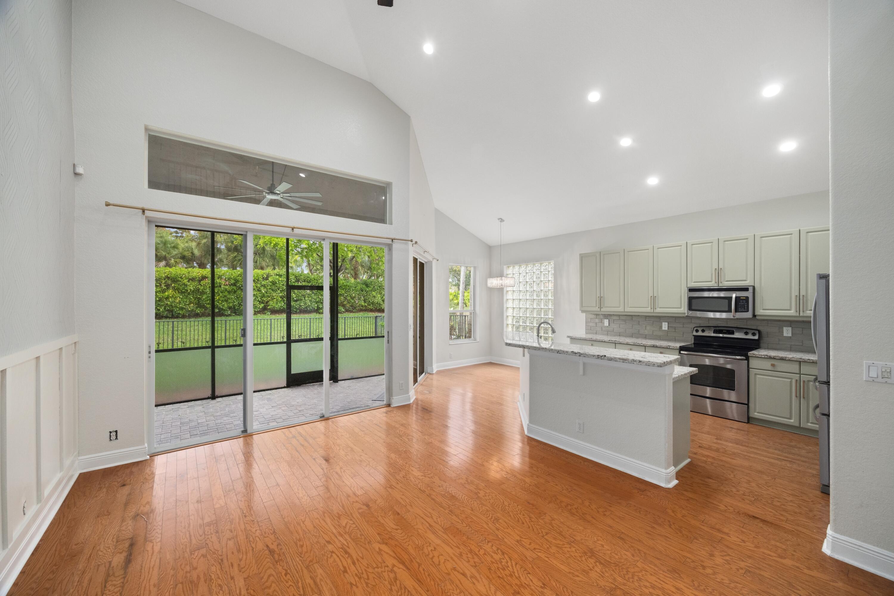 Heron Bay East 169-105 B - Residential