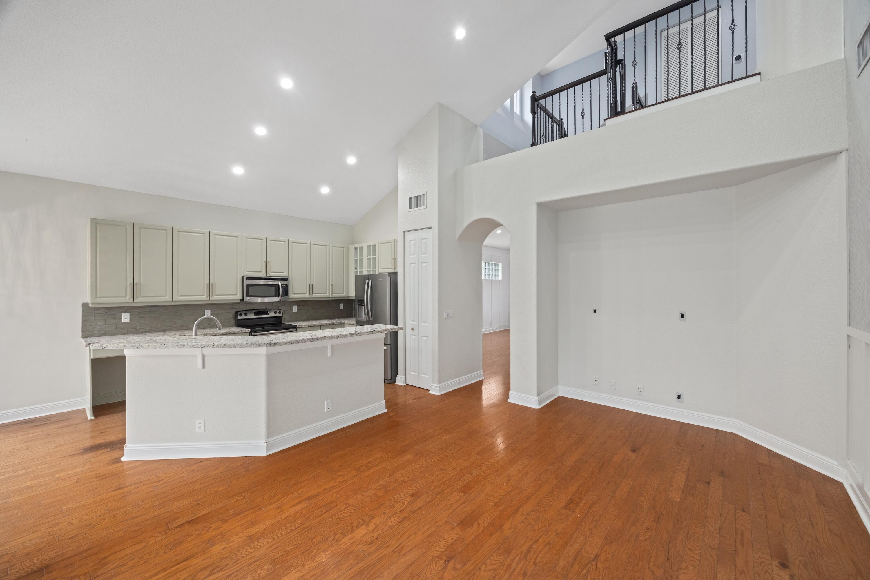 Heron Bay East 169-105 B - Residential
