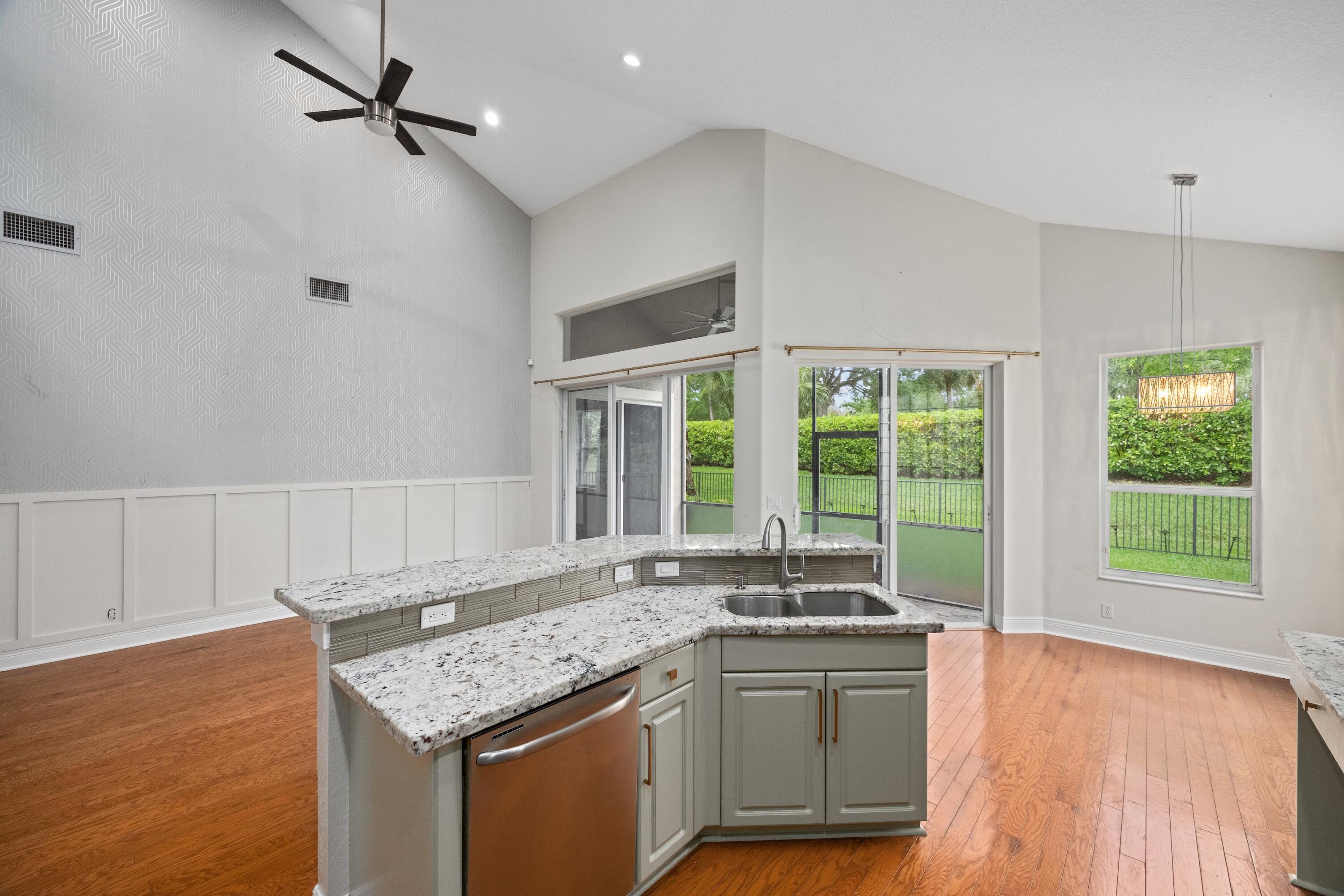 Heron Bay East 169-105 B - Residential