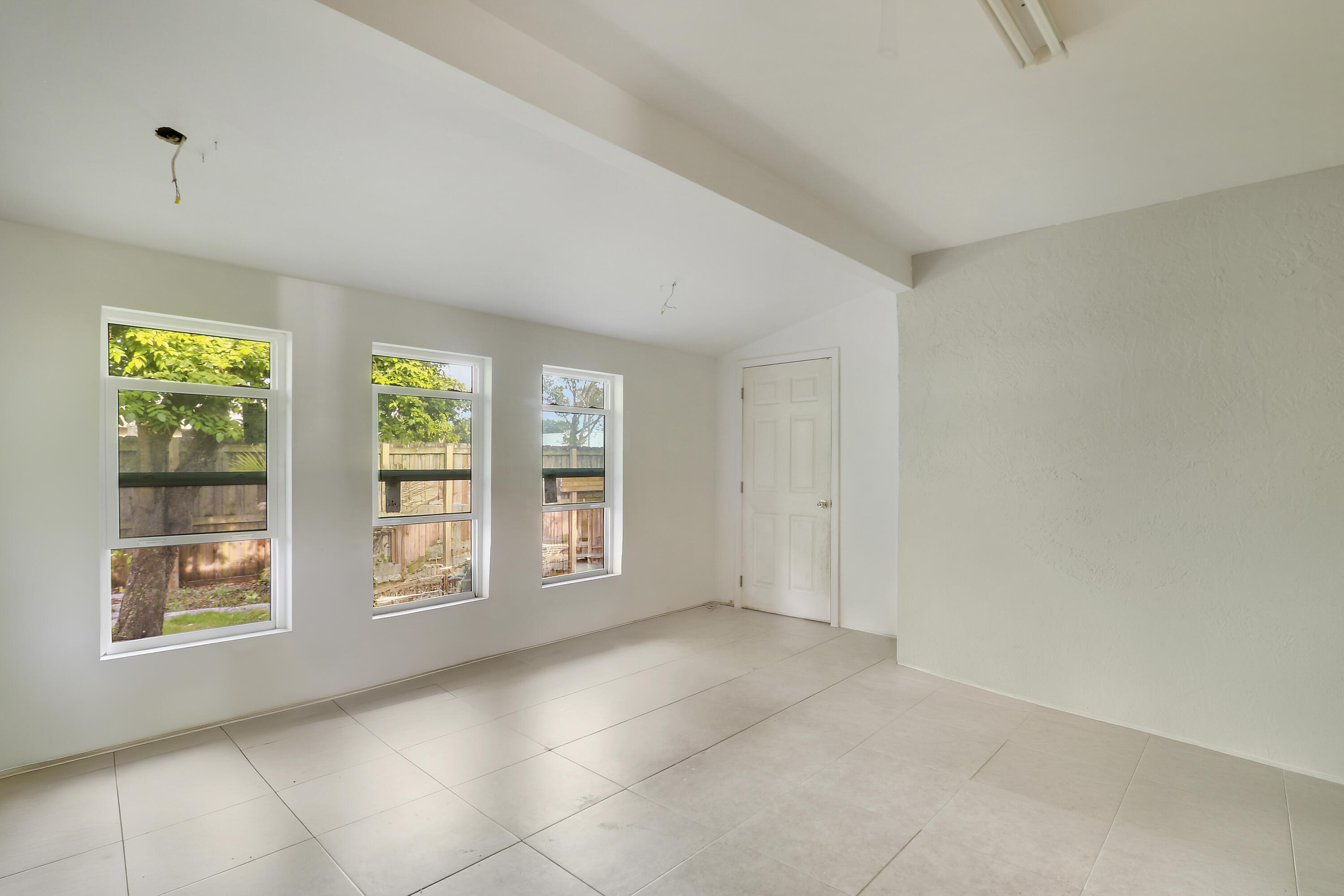 OCTOBER PARK - Residential