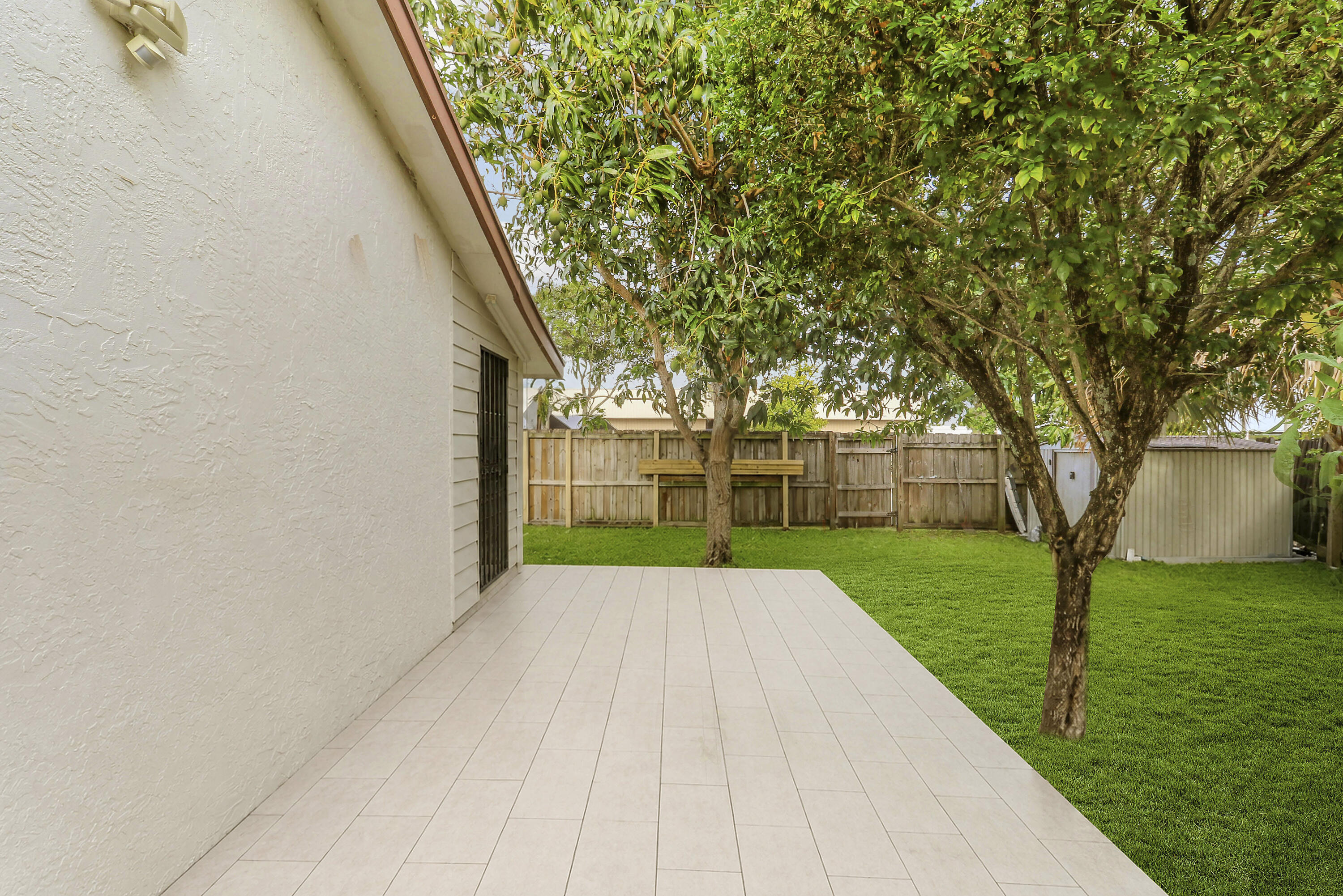 OCTOBER PARK - Residential