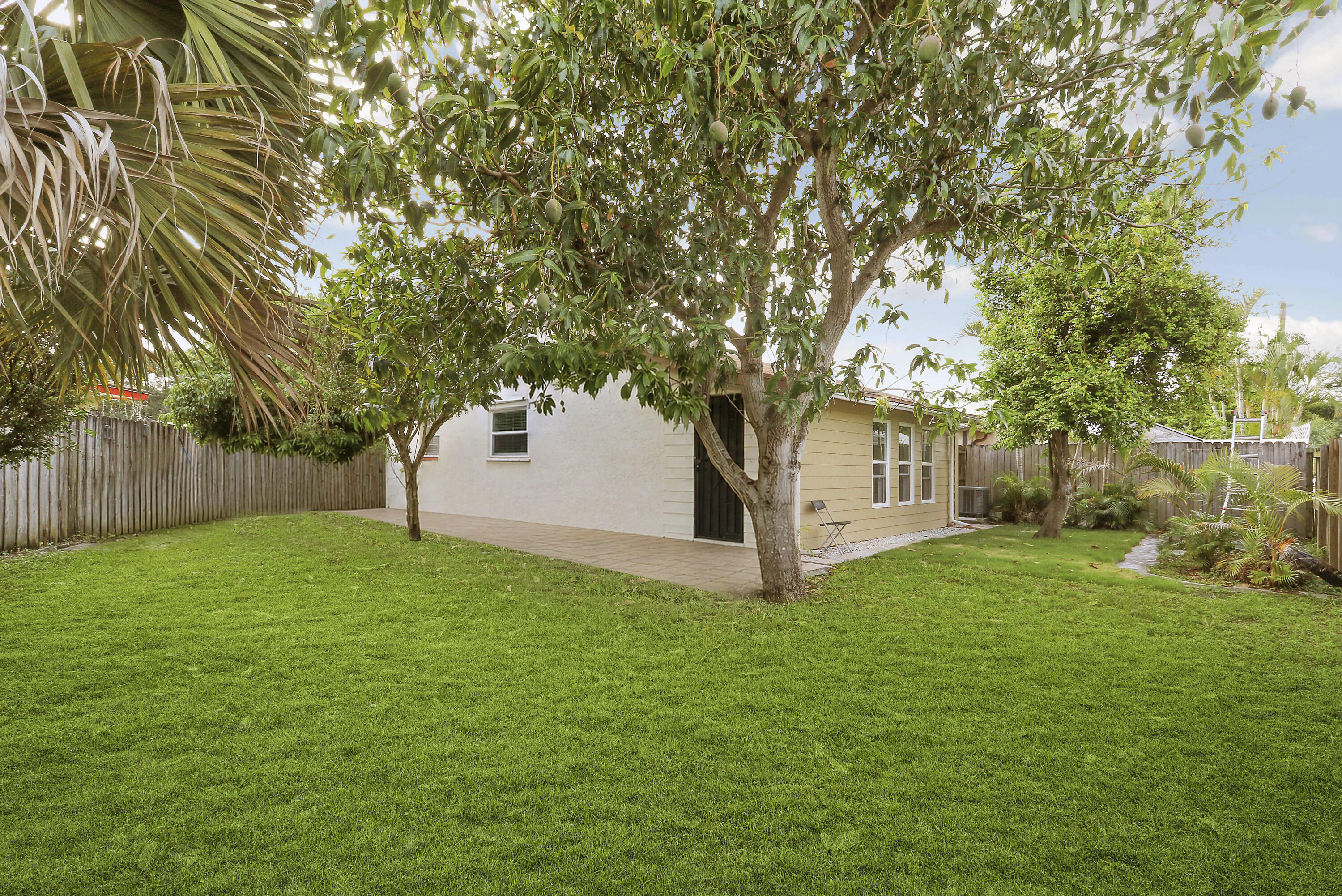 OCTOBER PARK - Residential