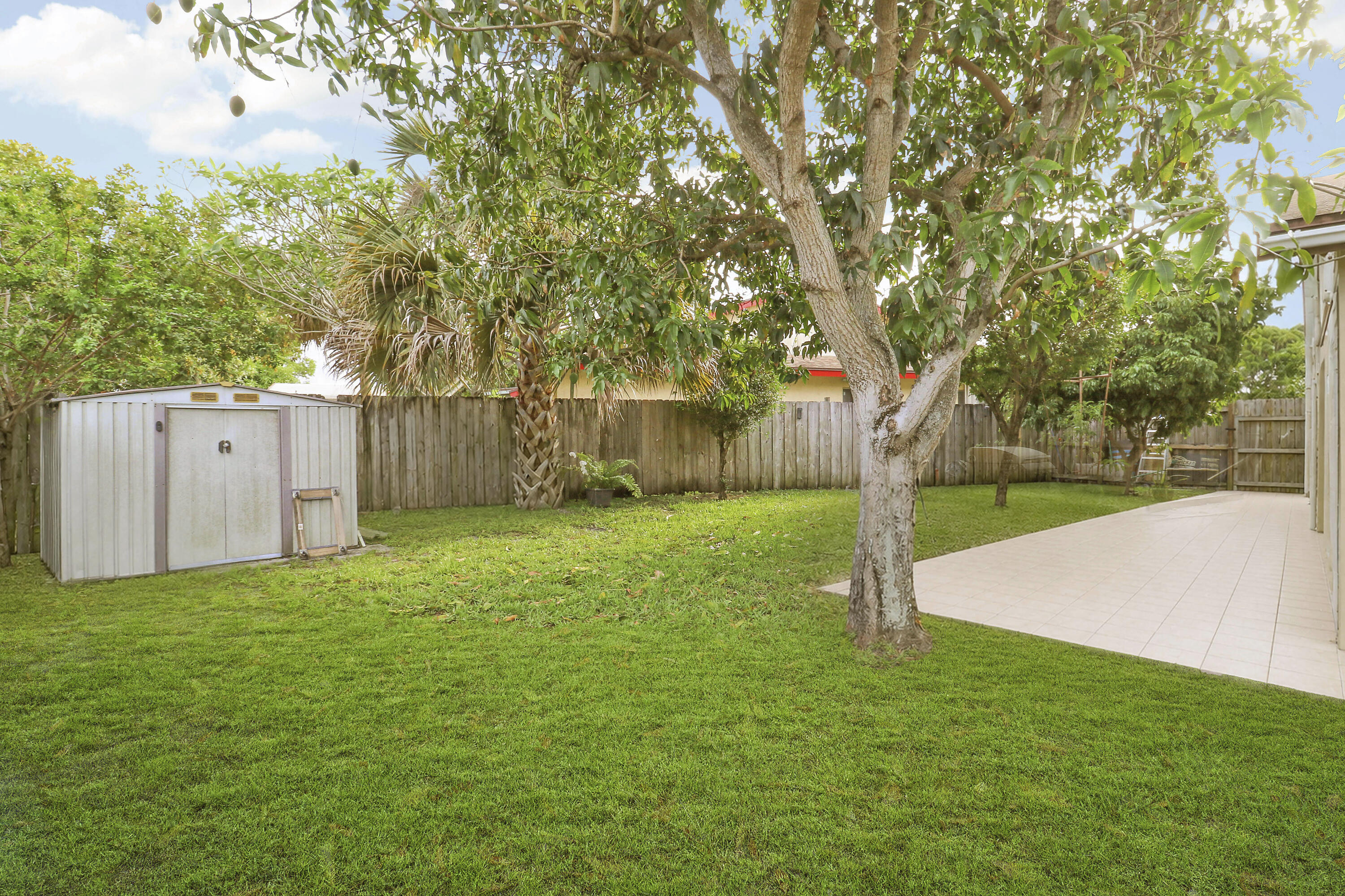 OCTOBER PARK - Residential