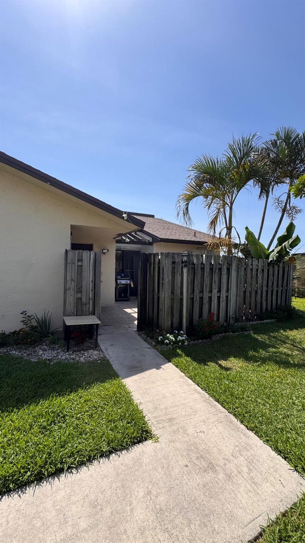 Photo of 1301 Waterview Circle, Palm Springs, FL 33461 (MLS # R11095593)