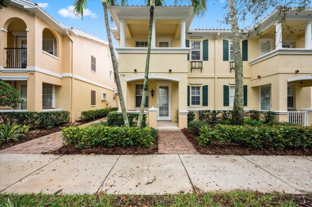 Photo of 178 Soriano Drive, Jupiter, FL 33458 (MLS # R10950352)