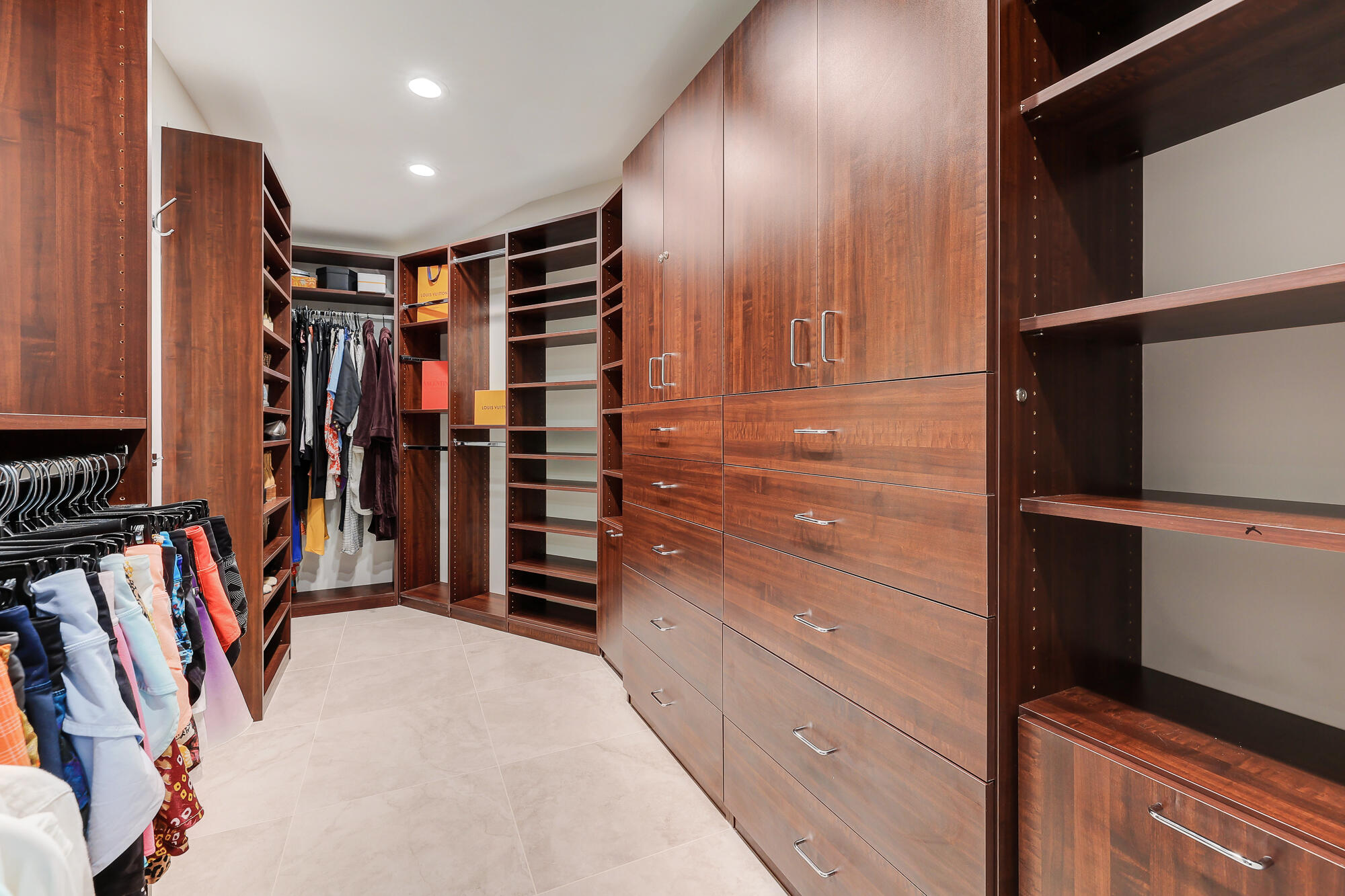 CYPRESS POINT - Residential