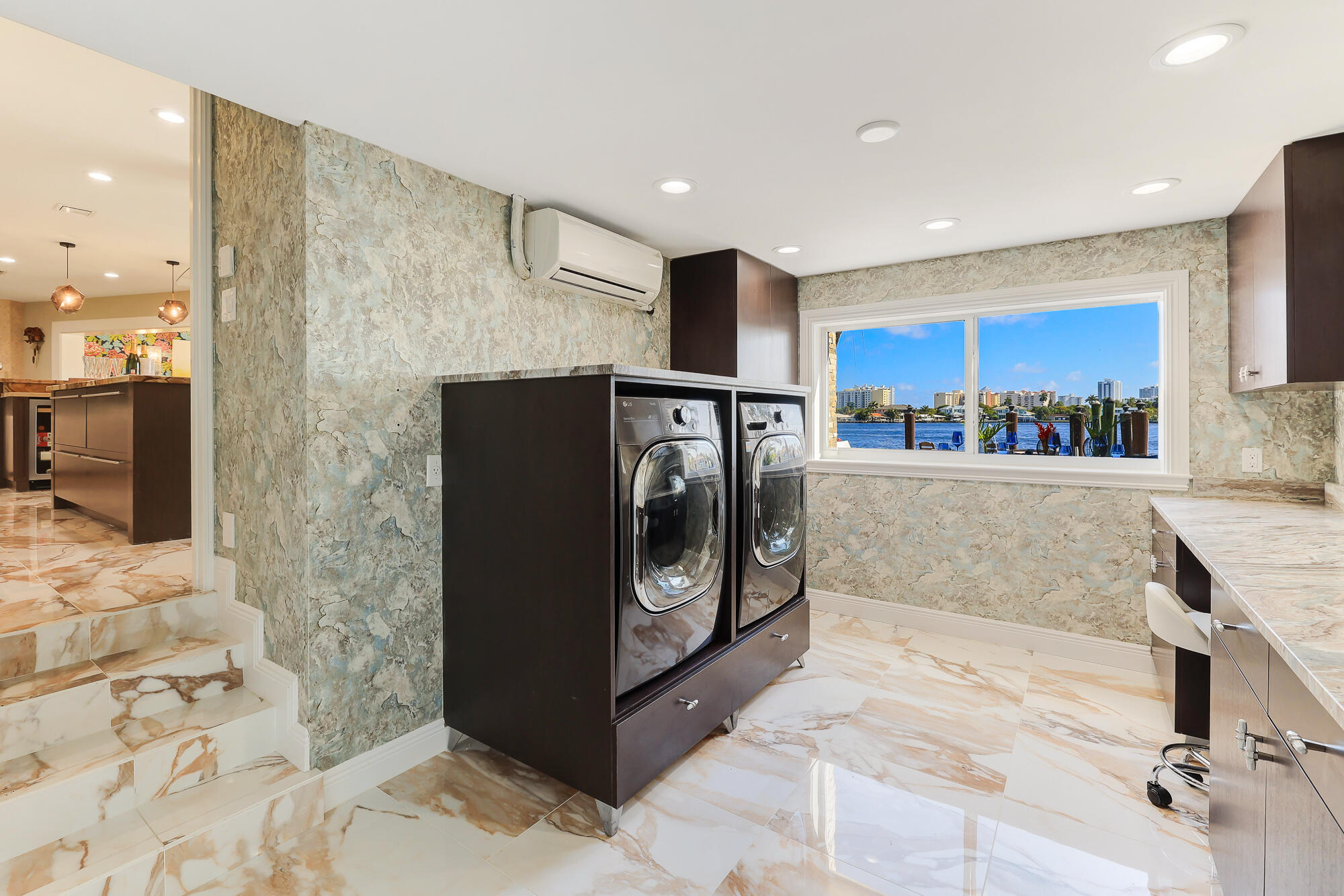 CYPRESS POINT - Residential