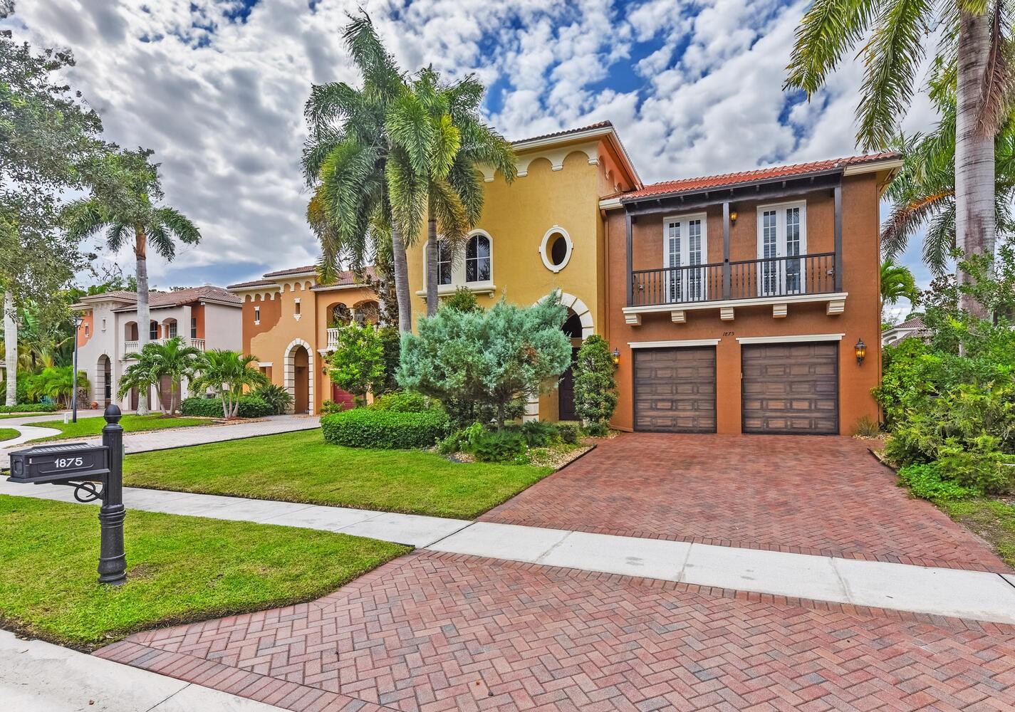 1875 Wood Glen Cir