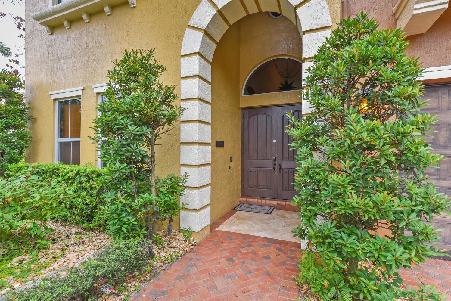 1875 Wood Glen Cir