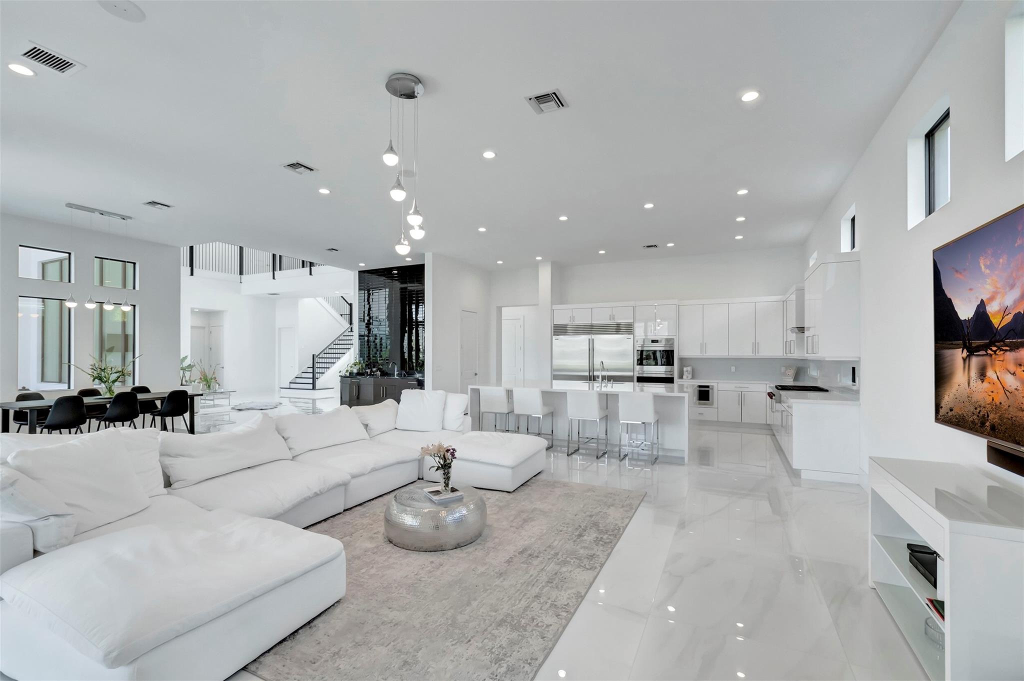 ROYAL PALM POLO - Residential