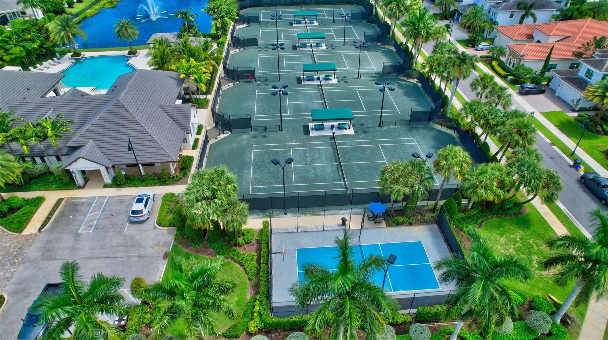 ROYAL PALM POLO - Residential