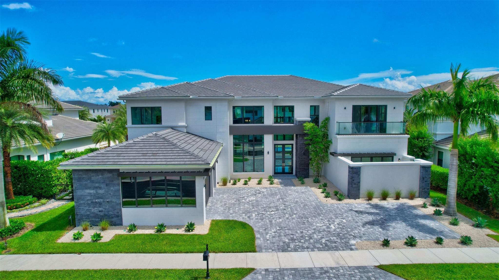 ROYAL PALM POLO - Residential